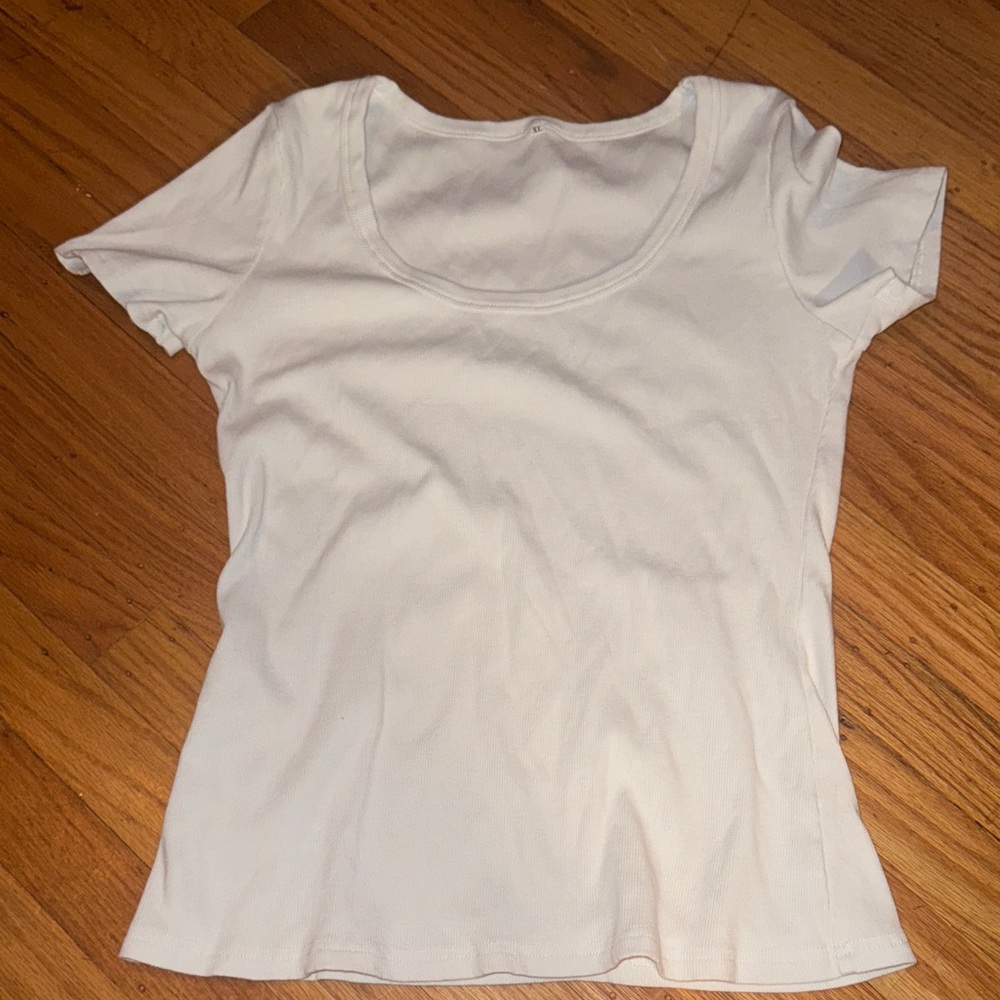 Amazon Women's White Short Sleeve Tee